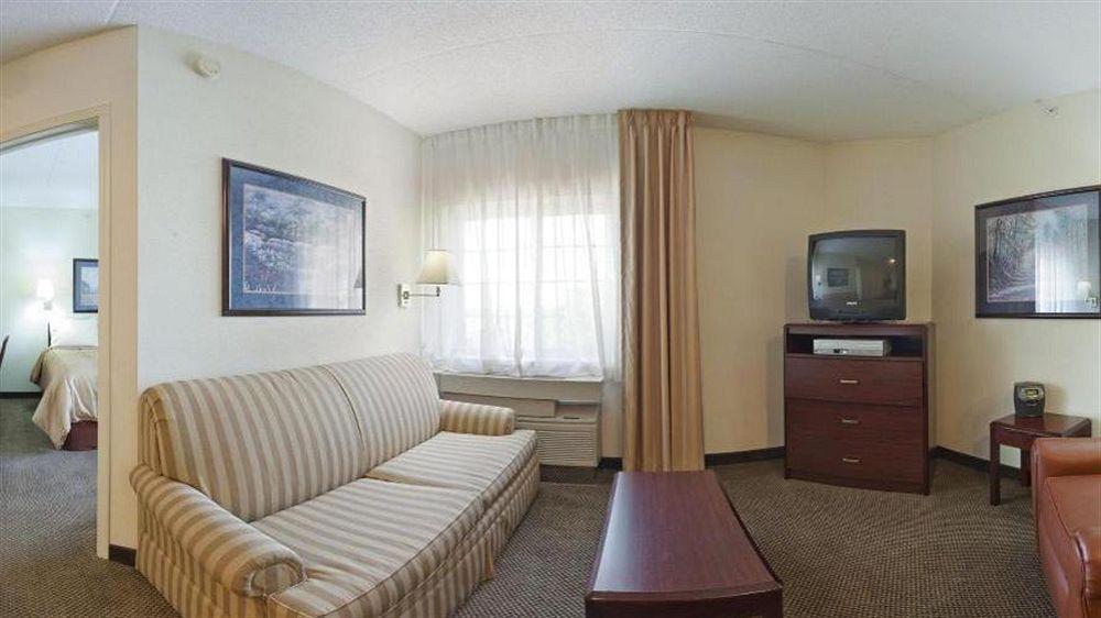 Sonesta Simply Suites Chicago O'Hare Airport Schiller Park Room photo