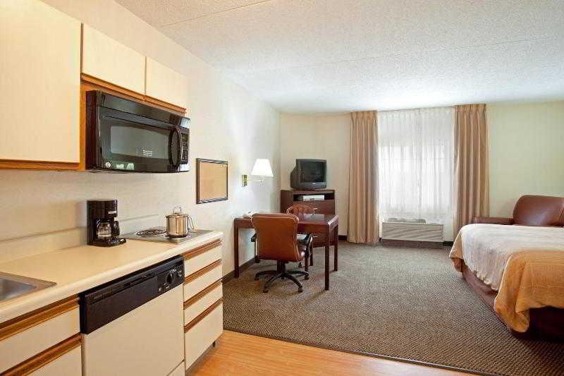 Sonesta Simply Suites Chicago O'Hare Airport Schiller Park Room photo